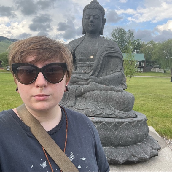 Meet your Posher, Anastasia - Picture 2 of 2